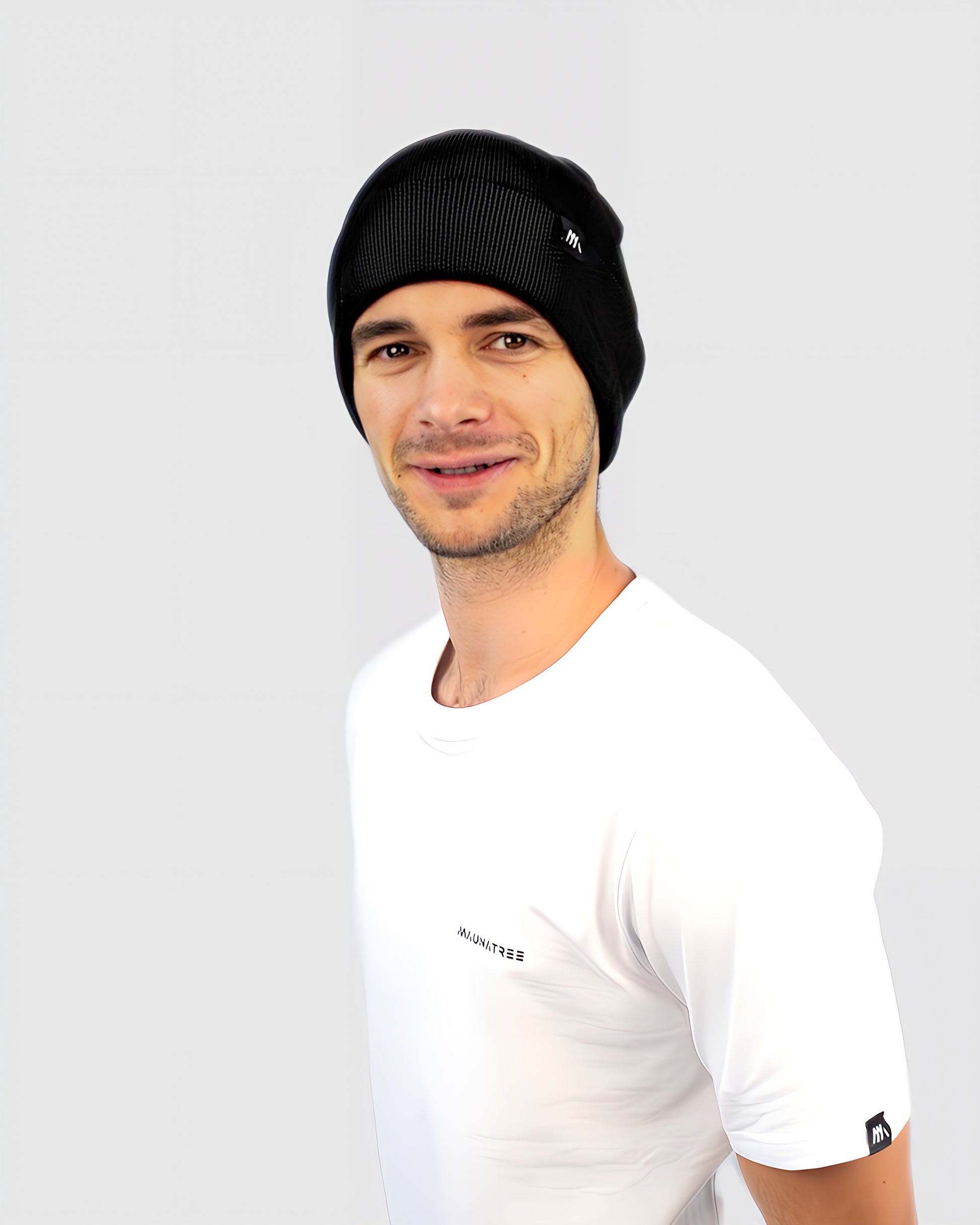 Setze ein Statement mit der Maunatree Unisex-Beanie/Mütze: Stylisch, nachhaltig und vielseitig in verschiedenen Farben (schwarz). Hergestellt aus 80% Bio-Baumwolle und 20% recyceltem Polyester – für bewussten Komfort. Diese Beanie/Mütze trägt das Öko-Tex Siegel, ist vegan und FairWear bestätigt. Ein perfektes Accessoire für umweltbewusste Köpfe. #NachhaltigeMode #Maunatree