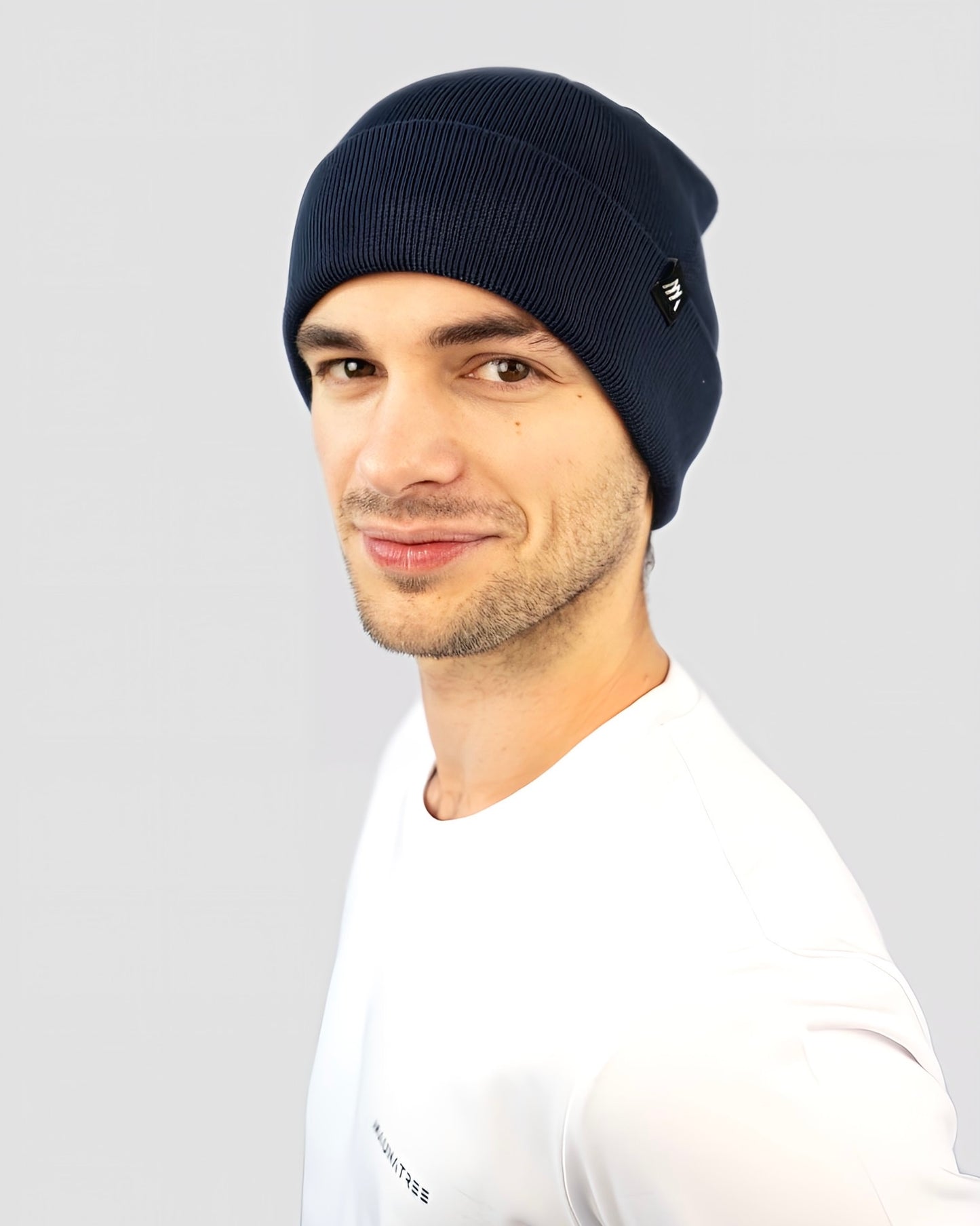 Setze ein Statement mit der Maunatree Unisex-Beanie/Mütze: Stylisch, nachhaltig und vielseitig in verschiedenen Farben (blau). Hergestellt aus 80% Bio-Baumwolle und 20% recyceltem Polyester – für bewussten Komfort. Diese Beanie/Mütze trägt das Öko-Tex Siegel, ist vegan und FairWear bestätigt. Ein perfektes Accessoire für umweltbewusste Köpfe. #NachhaltigeMode #Maunatree"