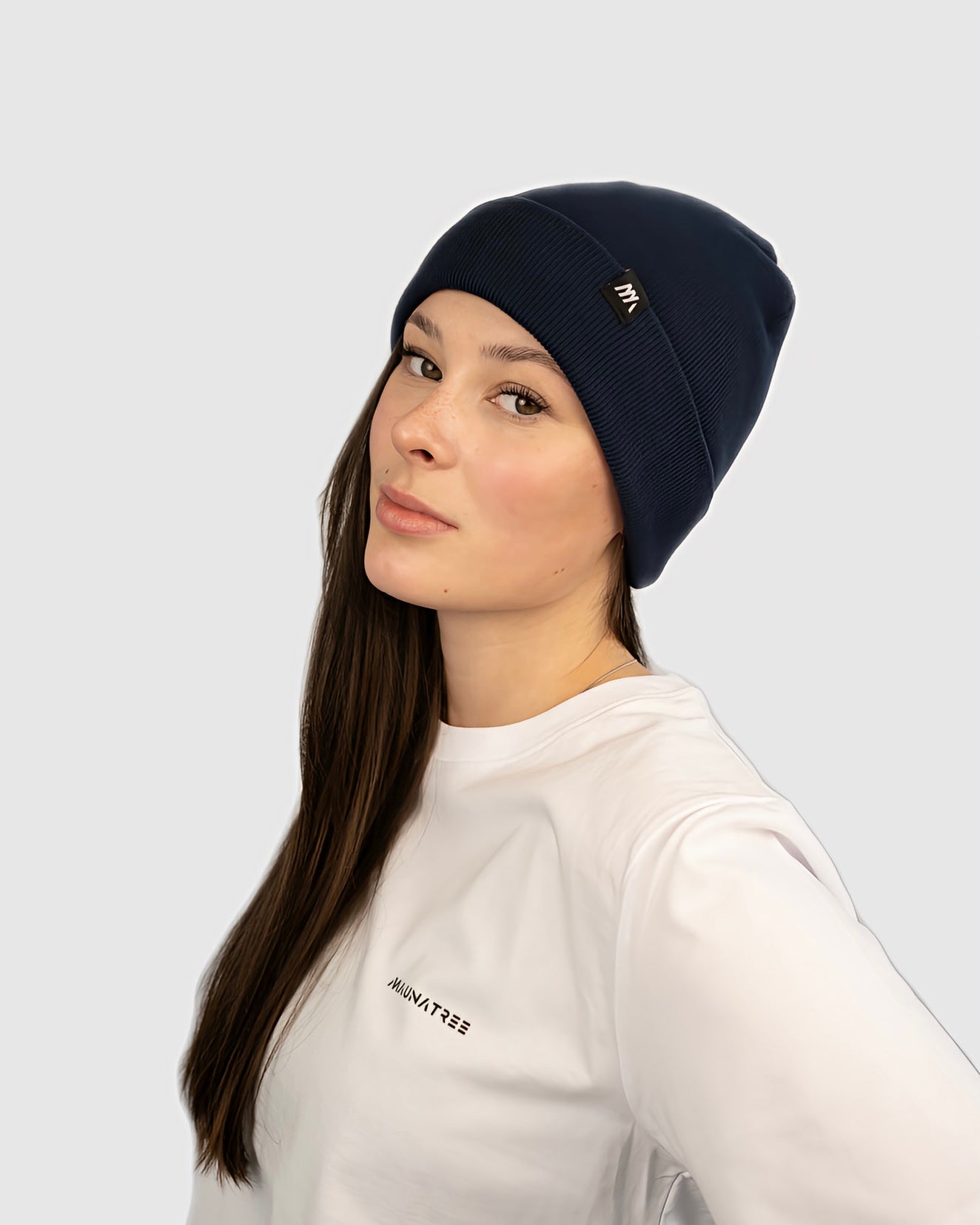 Setze ein Statement mit der Maunatree Unisex-Beanie/Mütze: Stylisch, nachhaltig und vielseitig in verschiedenen Farben (blau). Hergestellt aus 80% Bio-Baumwolle und 20% recyceltem Polyester – für bewussten Komfort. Diese Beanie/Mütze trägt das Öko-Tex Siegel, ist vegan und FairWear bestätigt. Ein perfektes Accessoire für umweltbewusste Köpfe. #NachhaltigeMode #Maunatree"