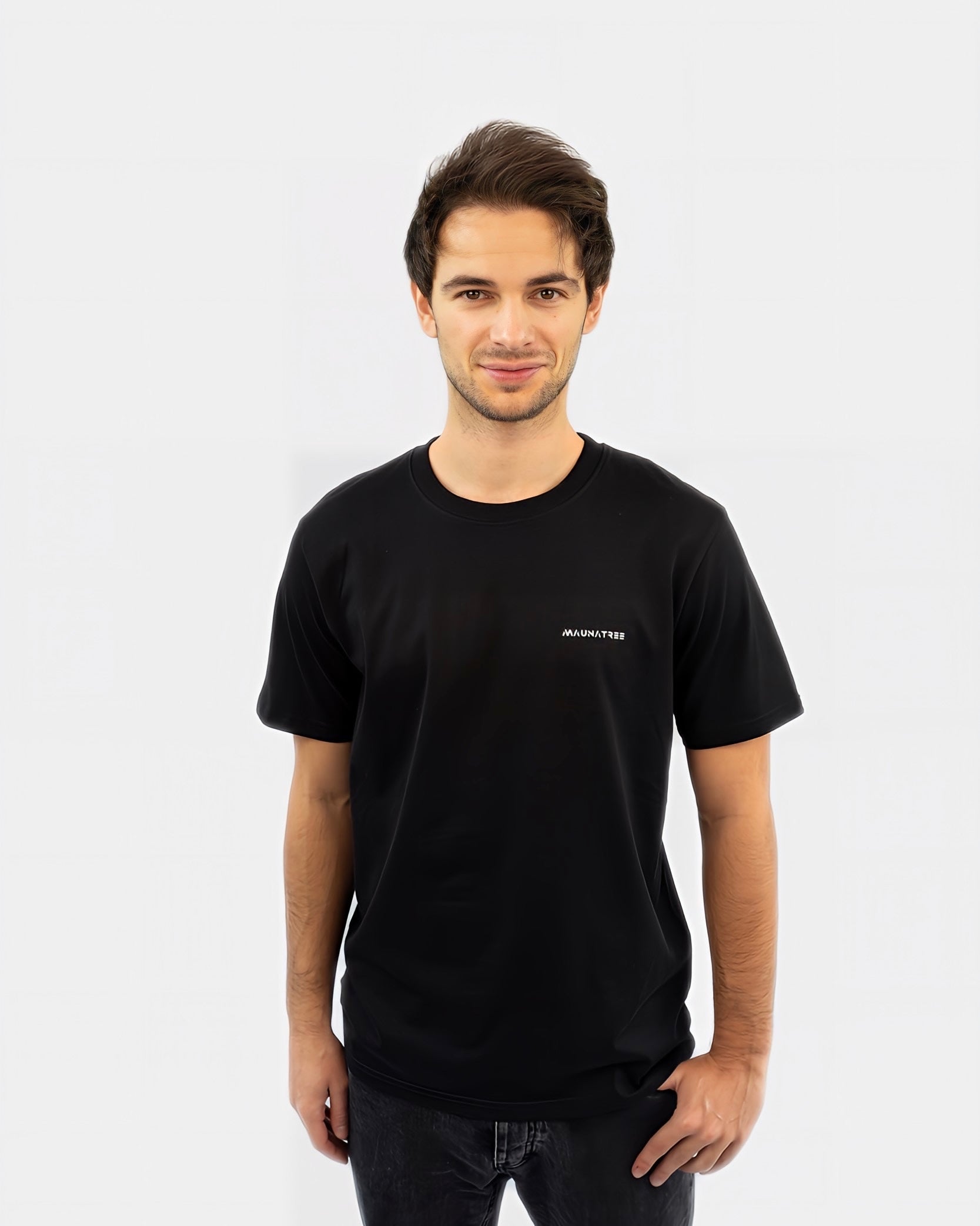 Maunatree's nachhaltiges Bio-Baumwoll-T-Shirt in Schwarz: 100% Bio, Öko-Tex zertifiziert, vegan, FairWear bestätigt. Mit Vogeldesign auf dem Rücken – umweltbewusster Style für Männer und Frauen, Bergmensch Shirt,  als Geschenk, Mountainbike Fahrrad und Natur #NachhaltigeMode #Maunatree