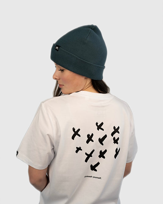 Maunatree's nachhaltiges Bio-Baumwoll-T-Shirt in Weiß: 100% Bio-Baumwolle, vegan, FairWear bestätigt und Öko-Tex zertfiziert. Mit Vogeldesign auf dem Rücken – umweltbewusster Style für Männer und Frauen, Basic Bergmensch Shirt, Modern, Sportlich für Jungen und Mädchen, Natur, #NachhaltigeMode #Maunatree